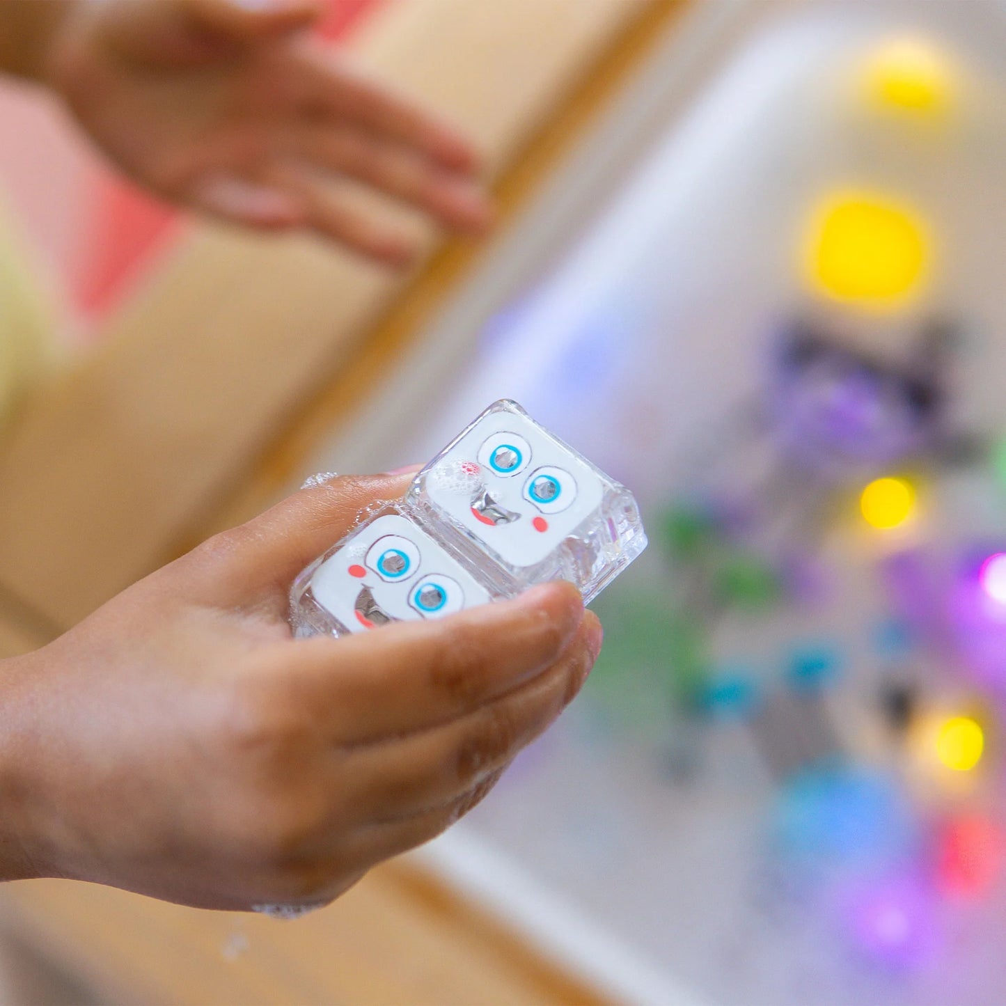 Glo Pals Light Up Cubes 4pk