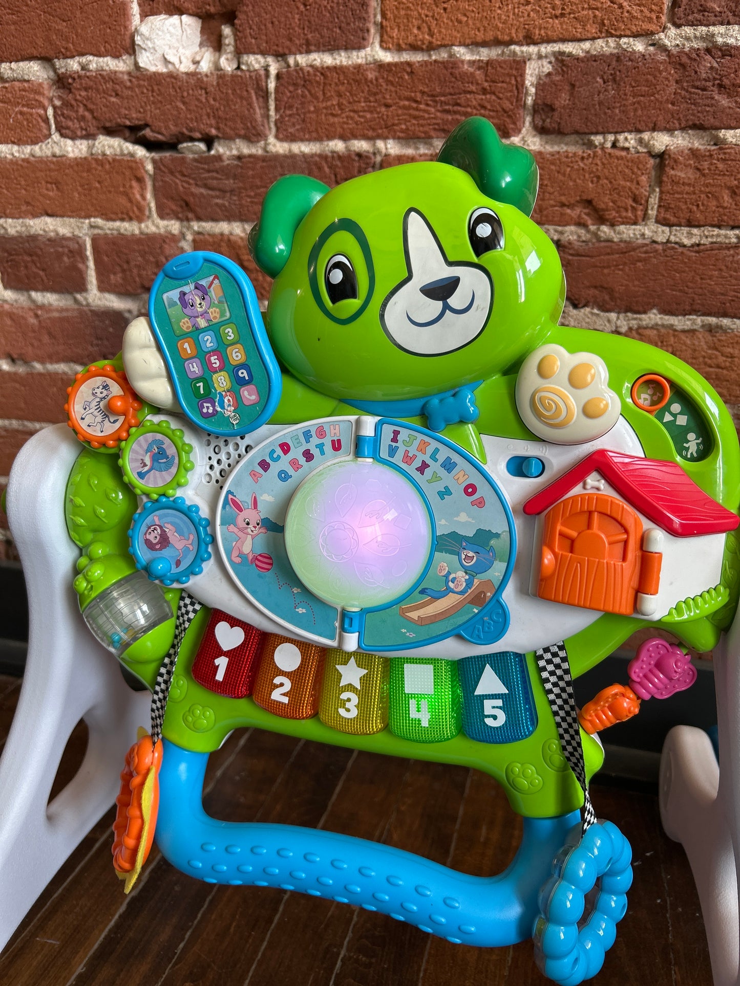 LeapFrog Scout's Get Up & Go Walker