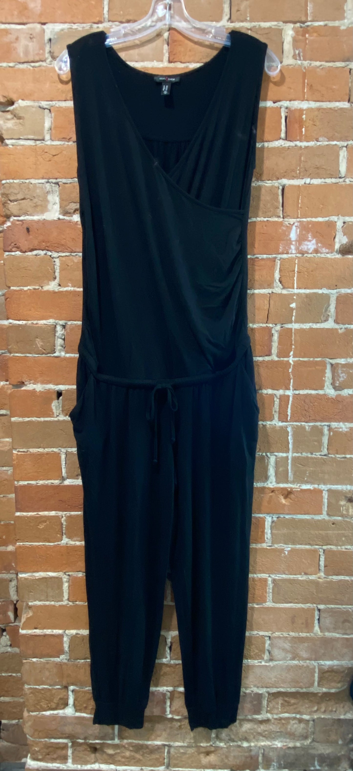 Stork & Babe Maternity/Nursing Jumpsuit S