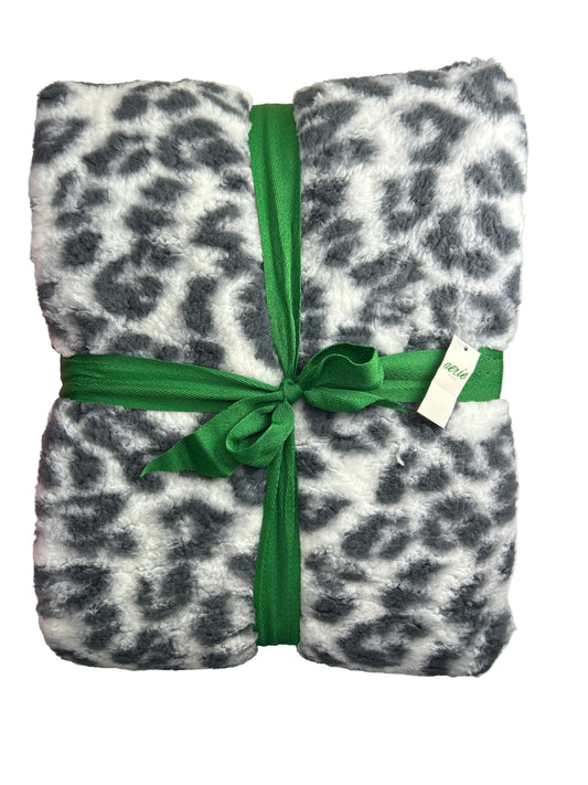 BNWT Aerie soft Blanket O/S